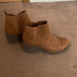 Dirty Laundry brown boots